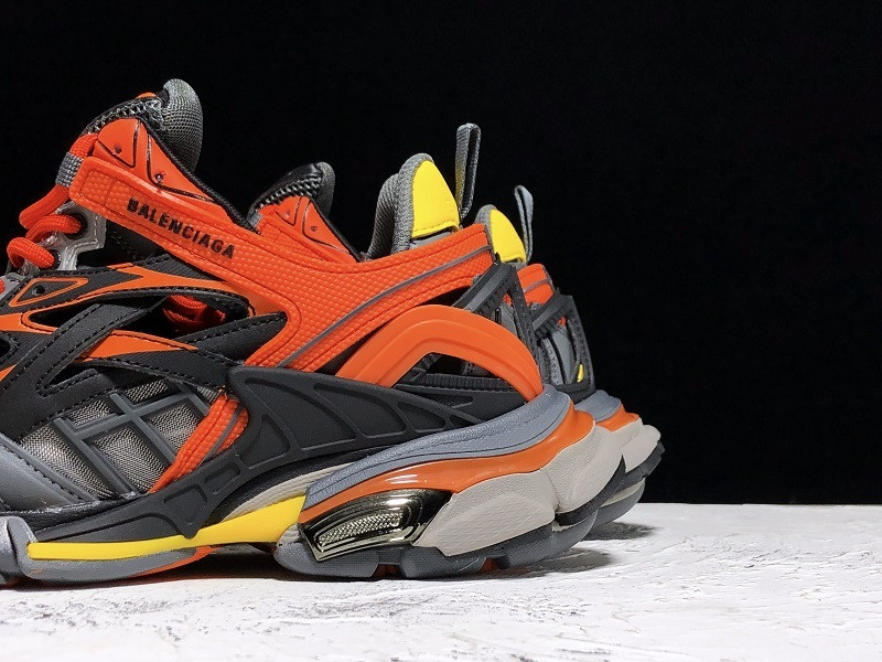 BALENCIAGE TRIPLE TRAINER 4.0