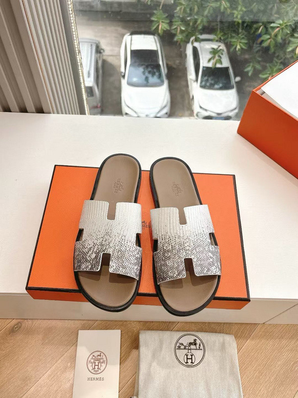 H*rmes Sandals
