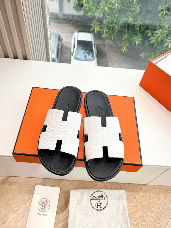 H*rmes Sandals