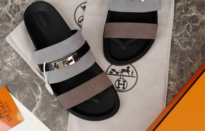 H*rmes Sandals