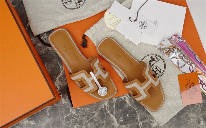 H*rmes Sandals