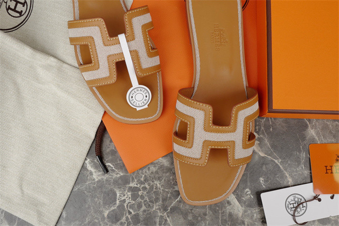 H*rmes Sandals