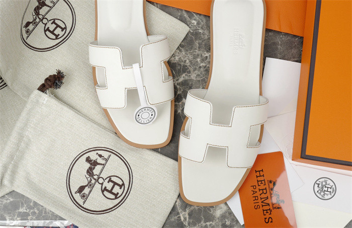 H*rmes Sandals