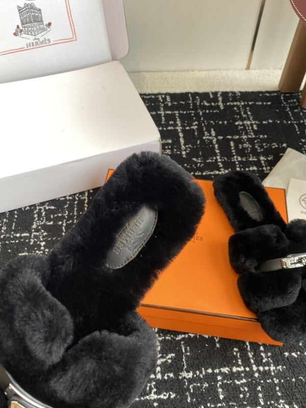 H*rmes Sandals