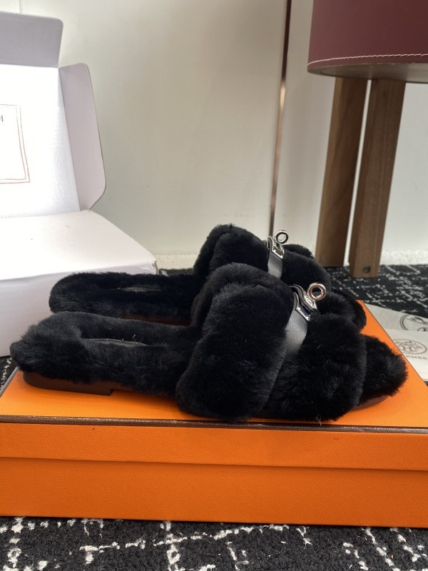 H*rmes Sandals