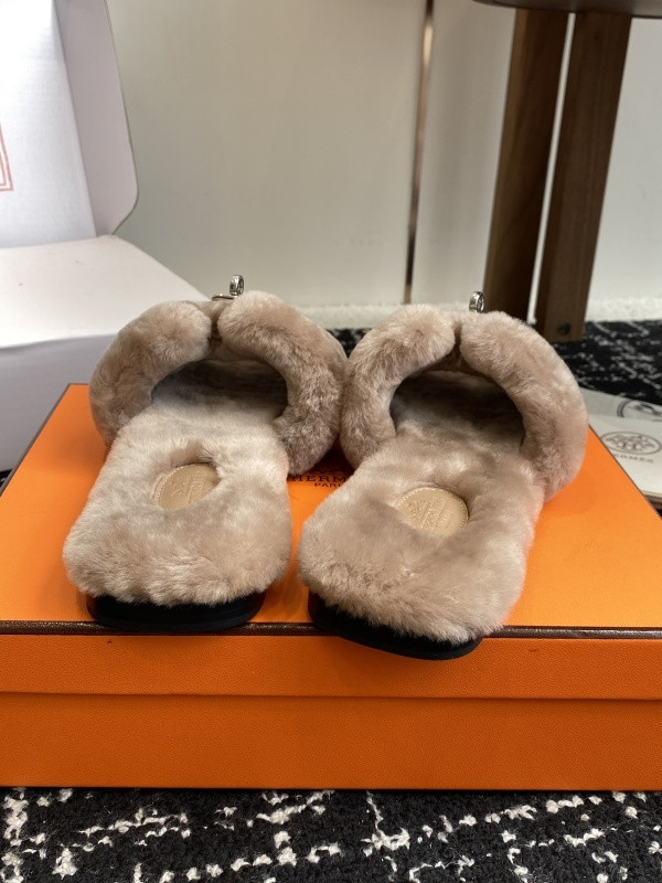 H*rmes Sandals
