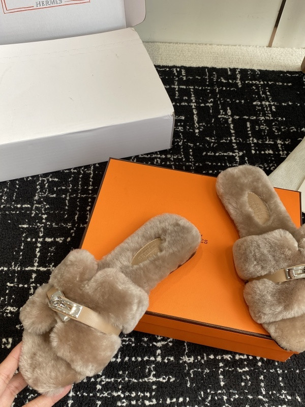 H*rmes Sandals
