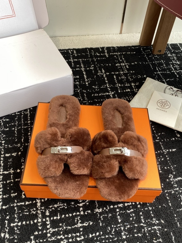 H*rmes Sandals