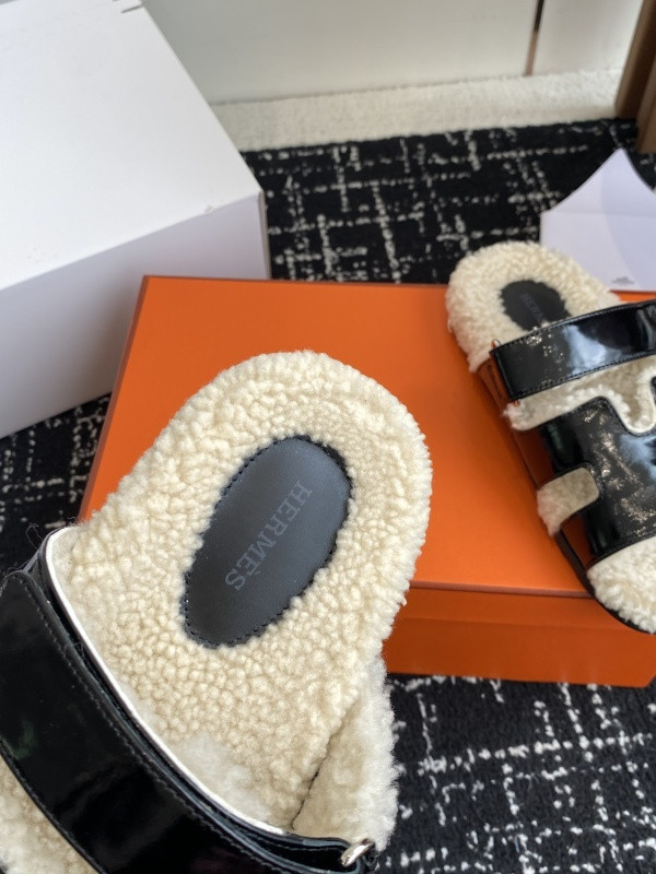 H*rmes Sandals