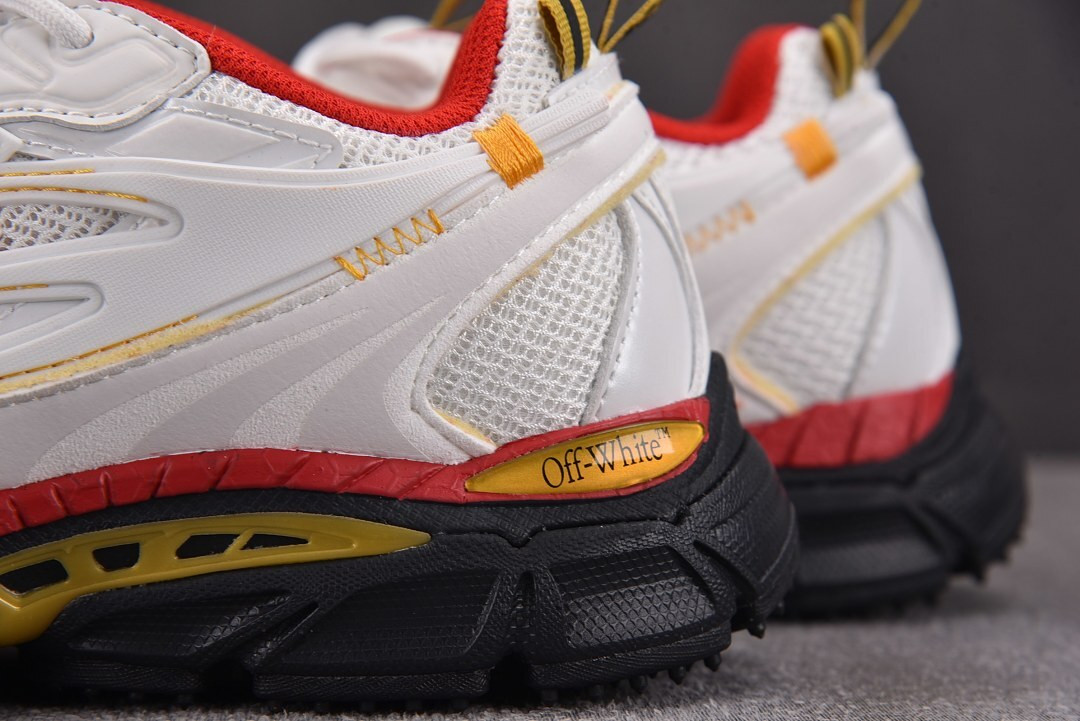 Off-White c/o Virgil Abloh
