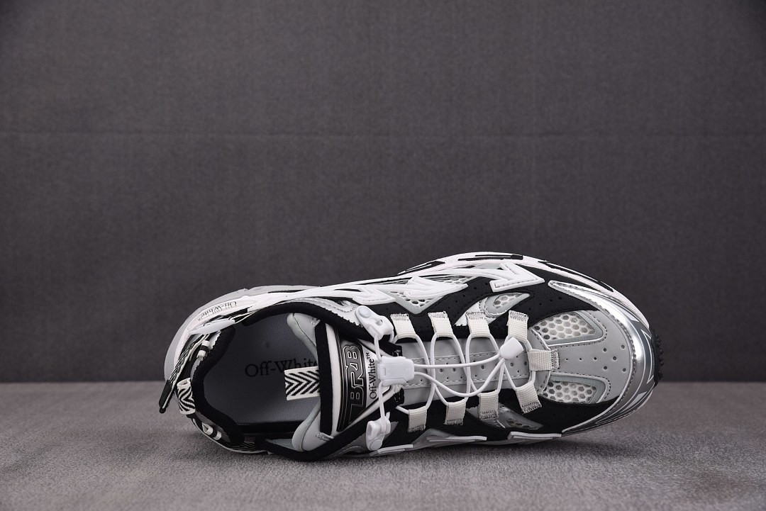 Off-White c/o Virgil Abloh
