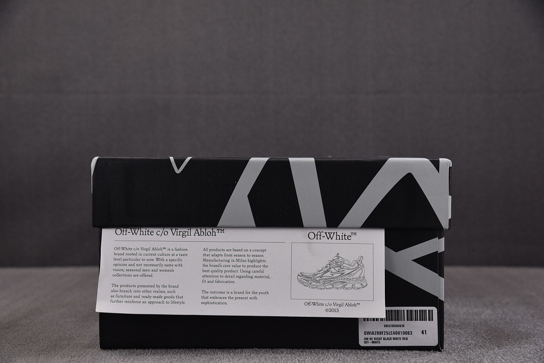 Off-White c/o Virgil Abloh