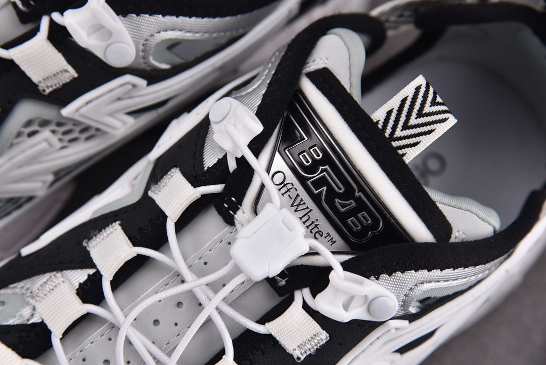Off-White c/o Virgil Abloh