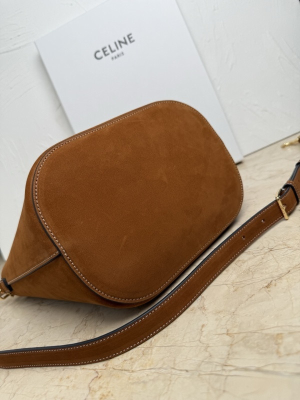 medium bucket L0vise in nubuck calfskin