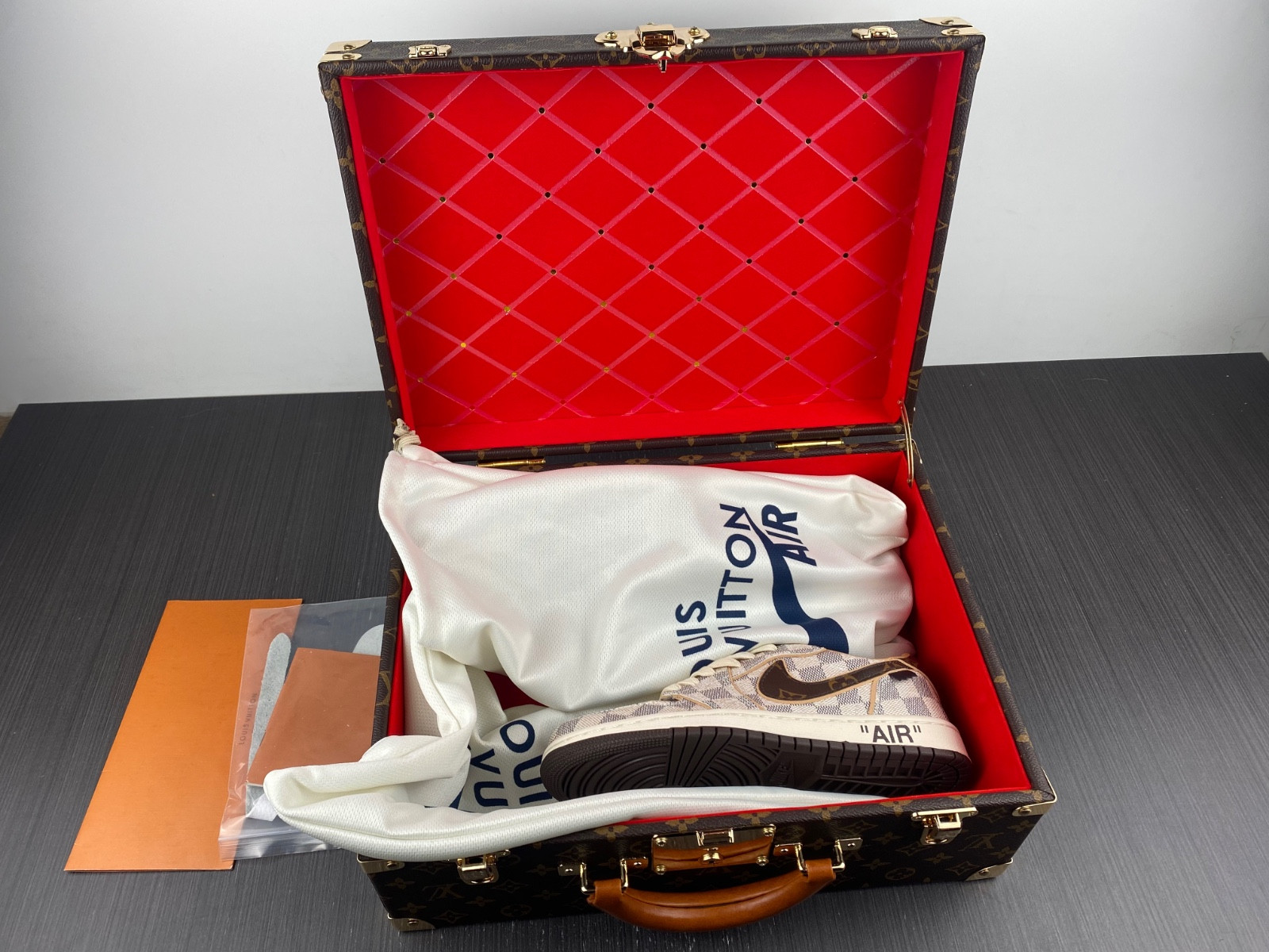 NIKE AIR FORCE 1 LOW BY VIRGIL ABLOH ( SPECIAL SHOES BOX)