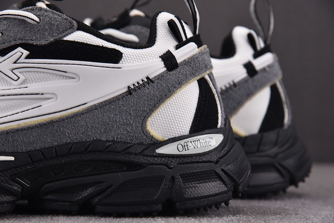 Off-White c/o Virgil Abloh