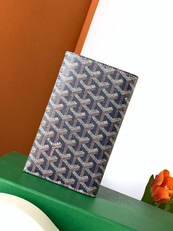 G09ard saint-roch long wallet