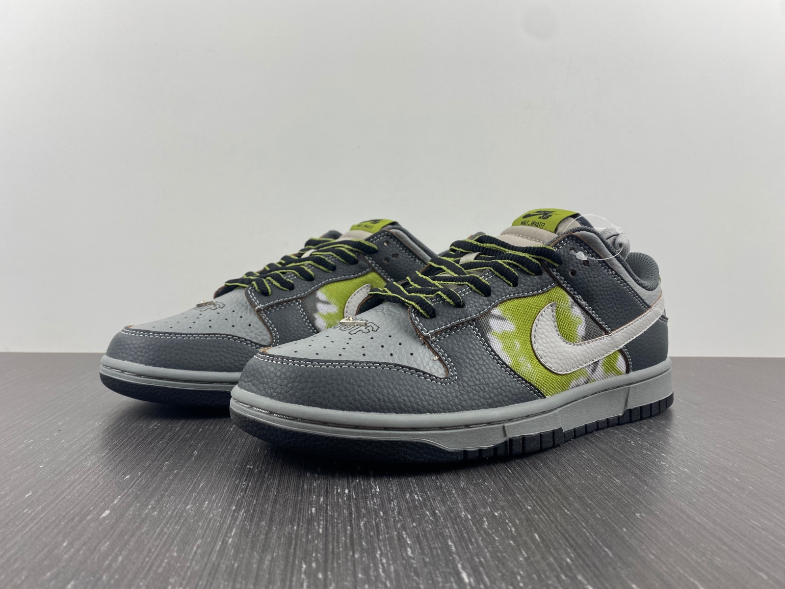 HUF x Nike SB Dunk Low FD8775-002