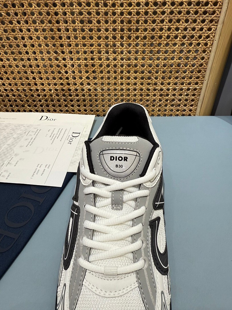 DR B30 SNEAKER