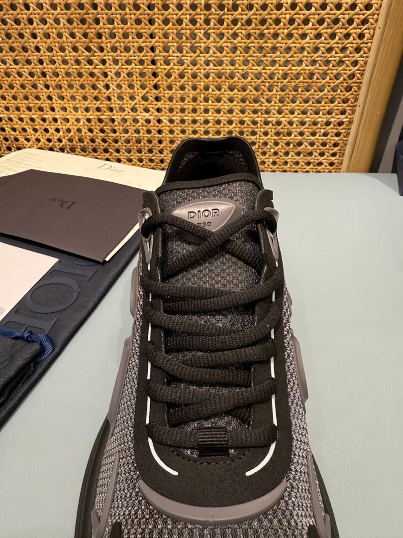 DR B30 SNEAKER