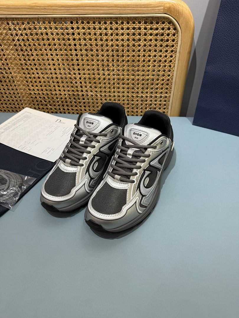 DR B30 SNEAKER