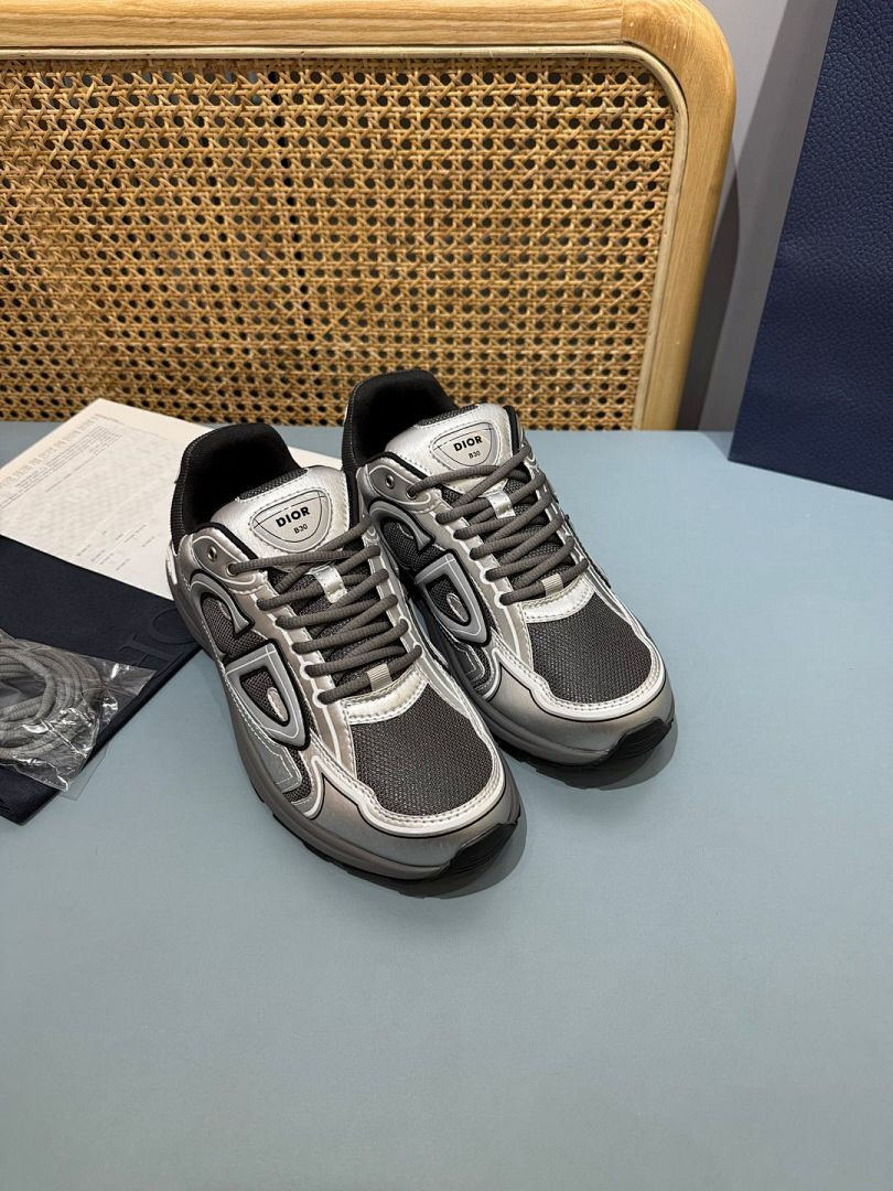 DR B30 SNEAKER