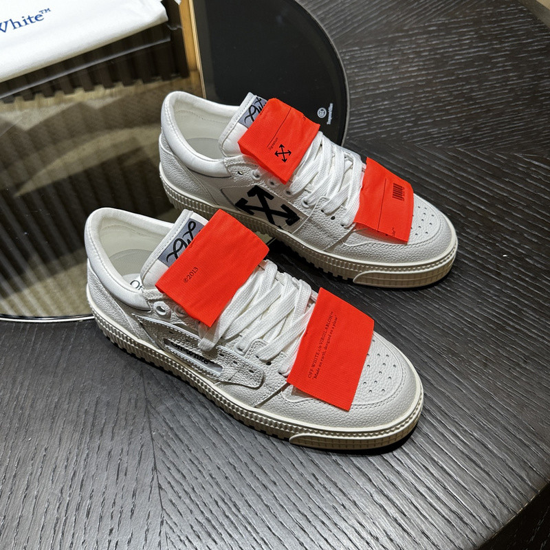 Off-White c/o Virgil Abloh