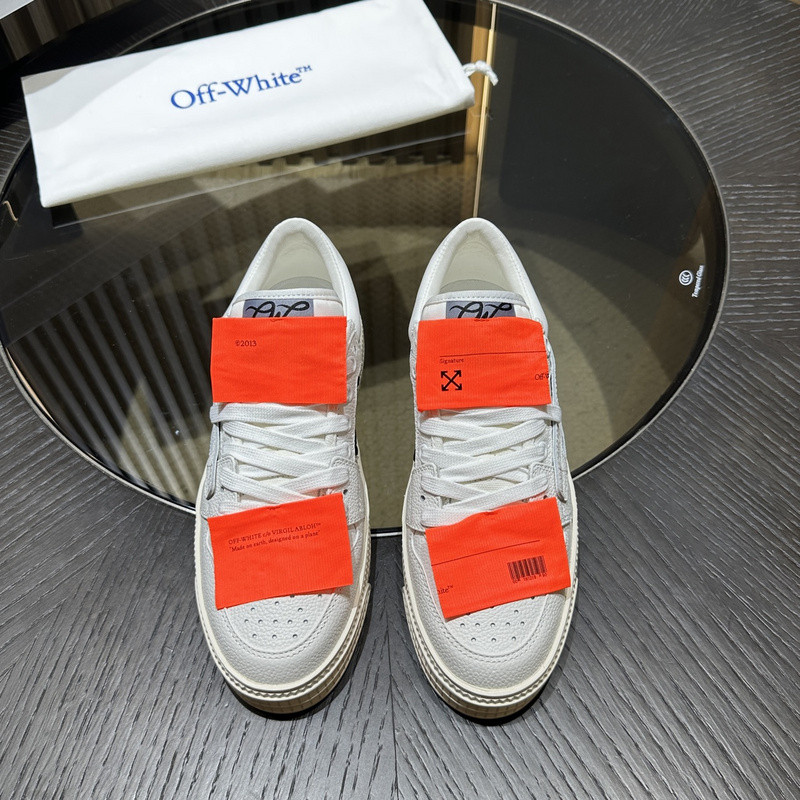 Off-White c/o Virgil Abloh