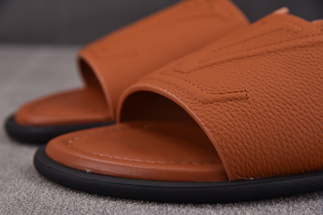 LOU1_TON SLIPPERS