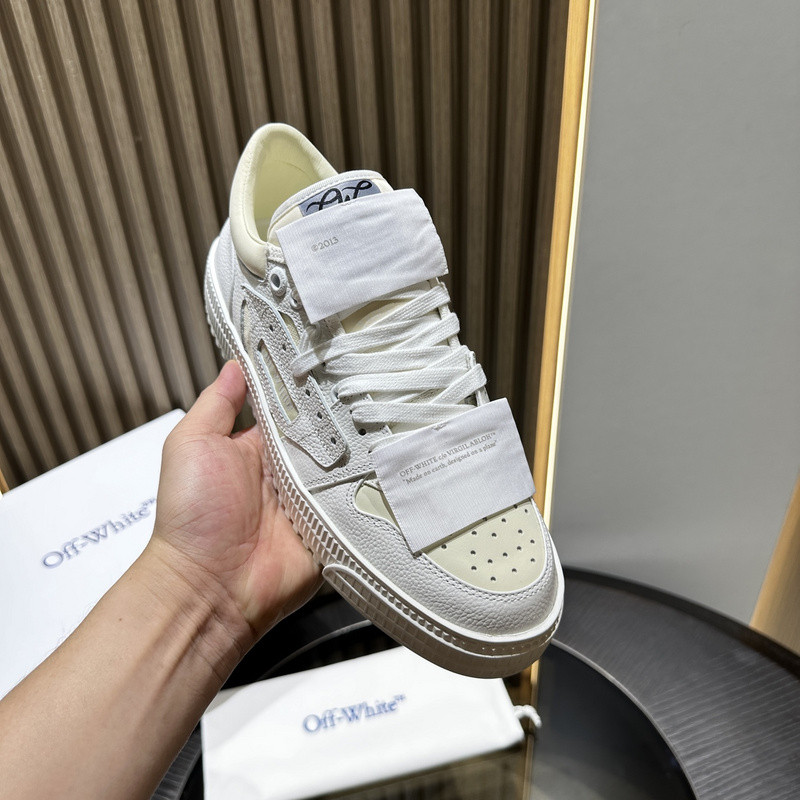Off-White c/o Virgil Abloh