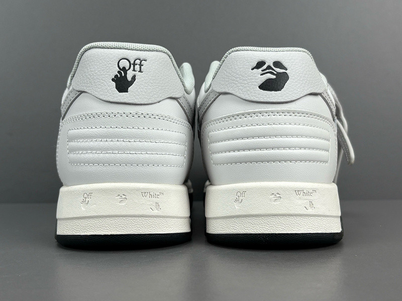 Off-White c/o Virgil Abloh