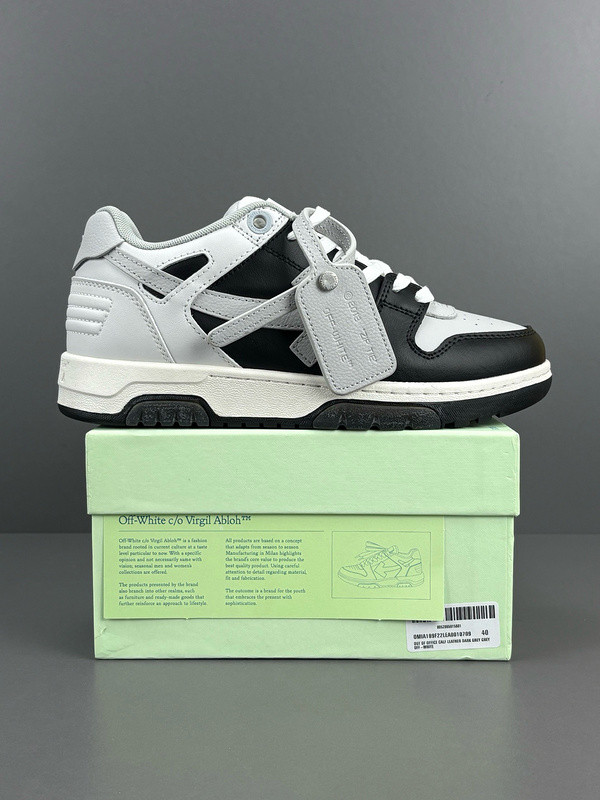 Off-White c/o Virgil Abloh