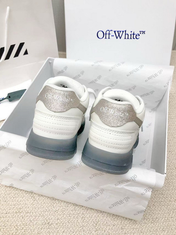 Off-White c/o Virgil Abloh