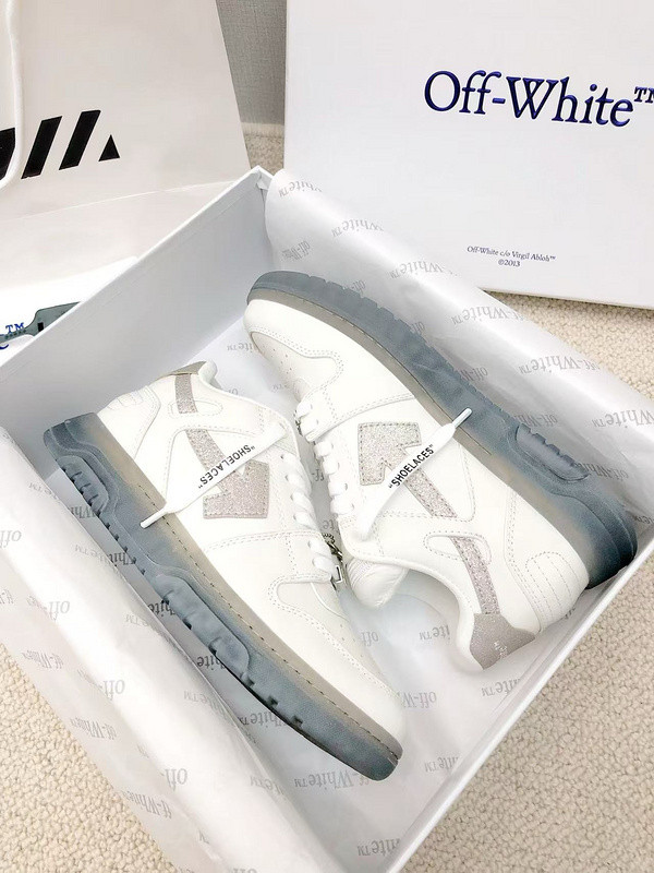 Off-White c/o Virgil Abloh