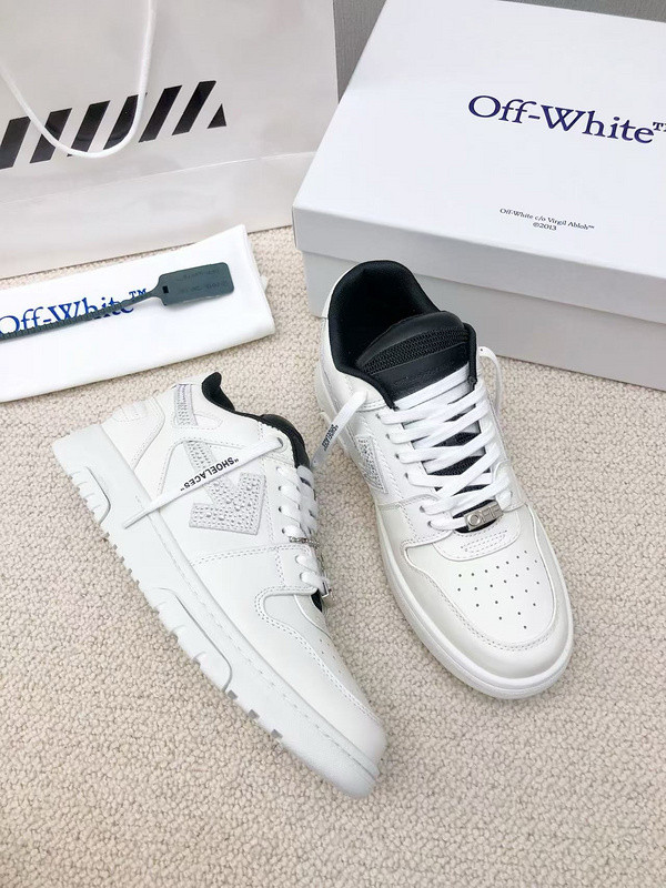 Off-White c/o Virgil Abloh