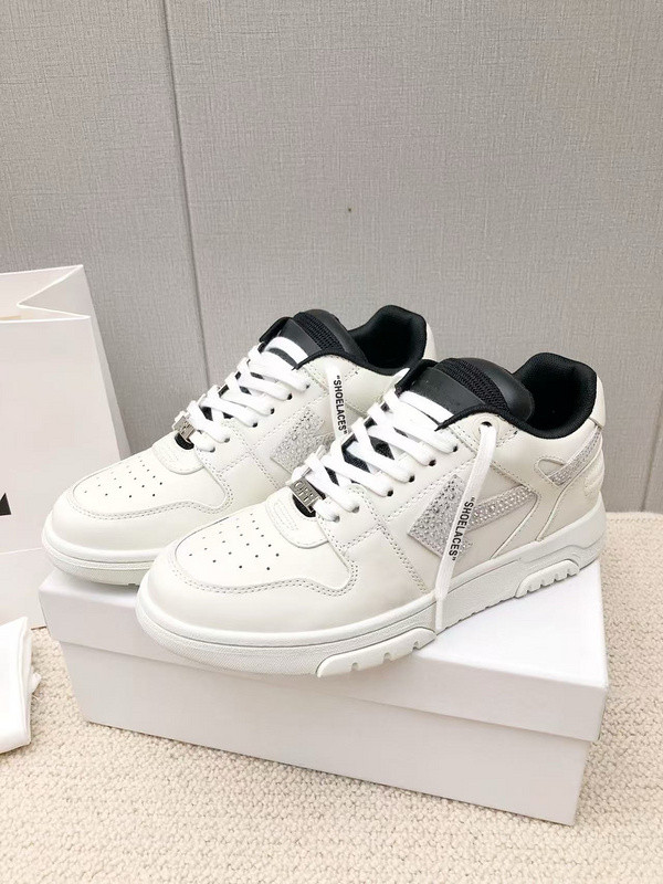 Off-White c/o Virgil Abloh