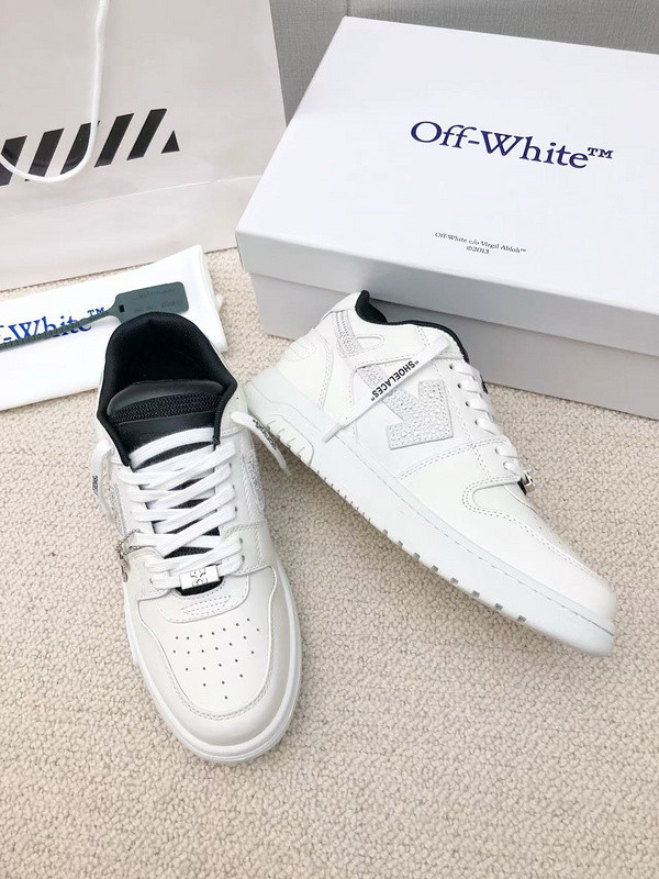 Off-White c/o Virgil Abloh