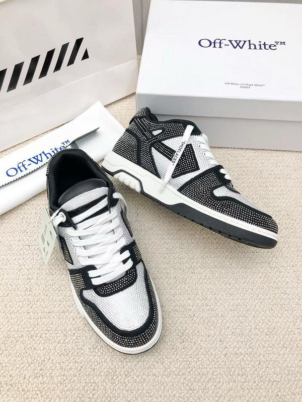 Off-White c/o Virgil Abloh