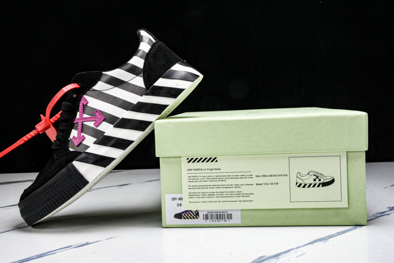 Off-White c/o Virgil Abloh