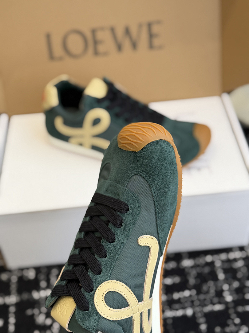 L0ew* Ballet Runner