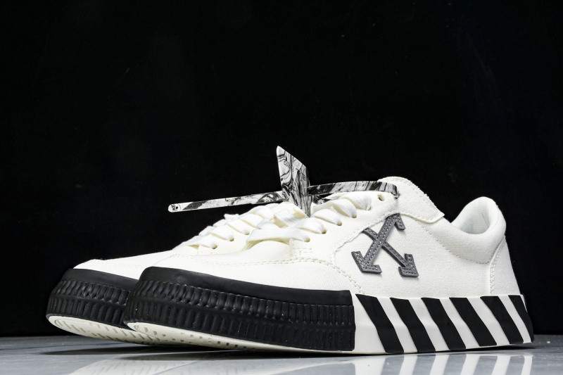 Off-White c/o Virgil Abloh