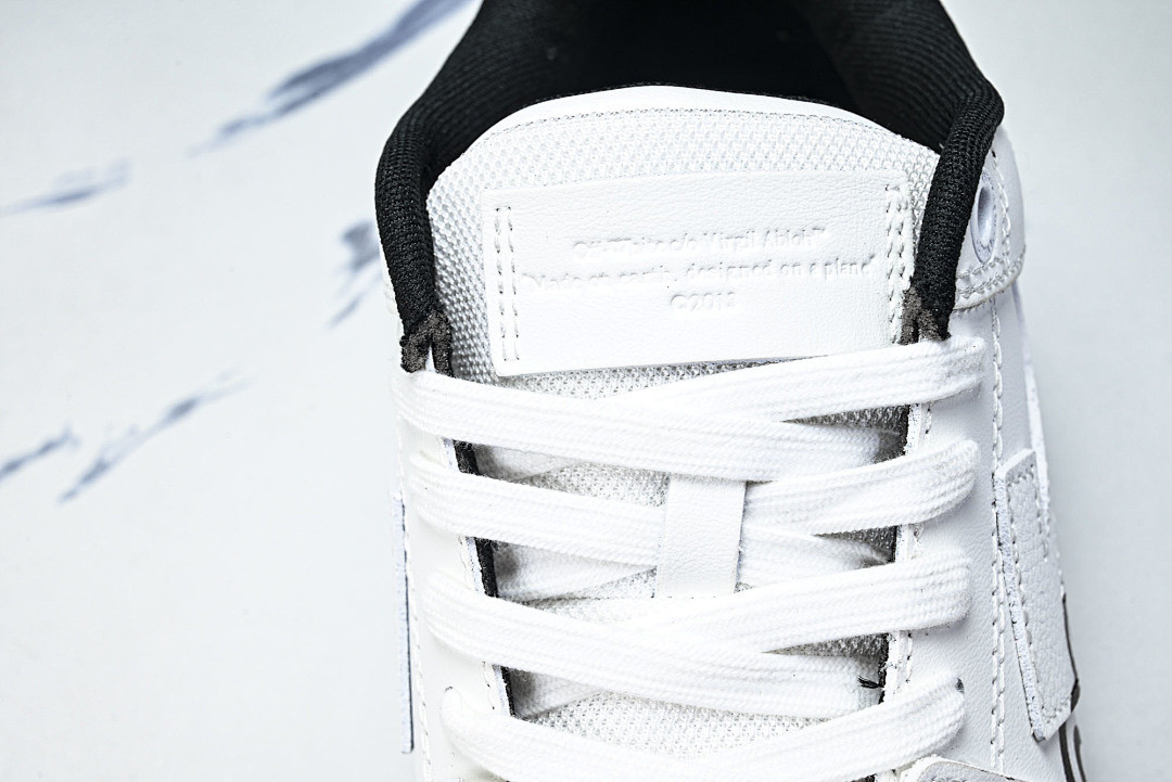 Off-White c/o Virgil Abloh