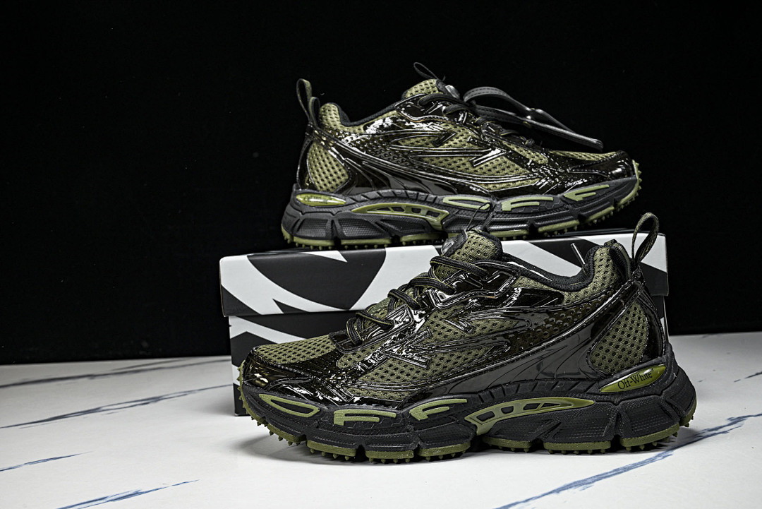 Off-White c/o Virgil Abloh