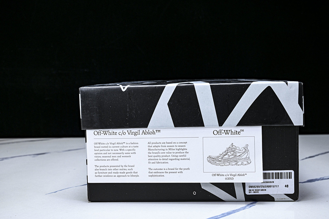 Off-White c/o Virgil Abloh