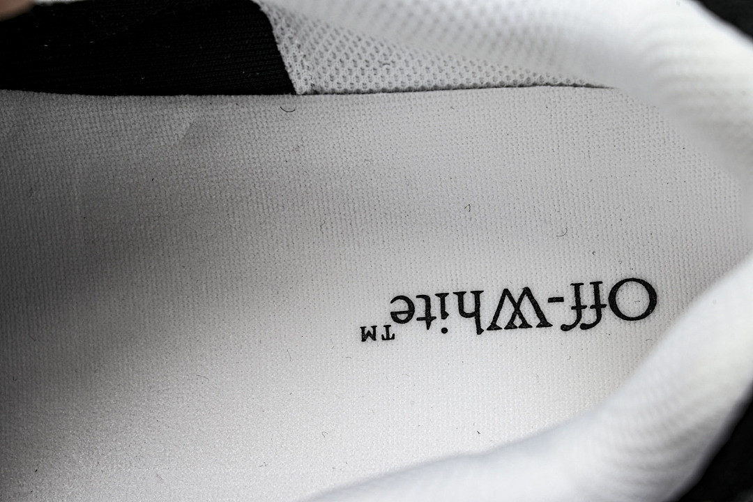 Off-White c/o Virgil Abloh