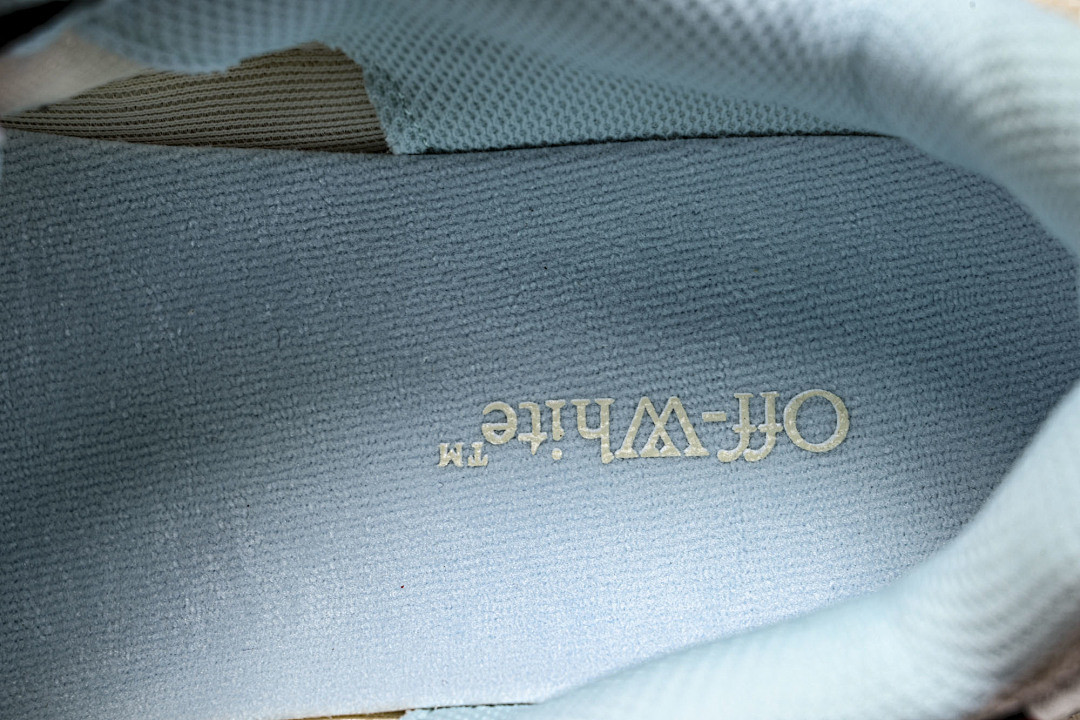 Off-White c/o Virgil Abloh