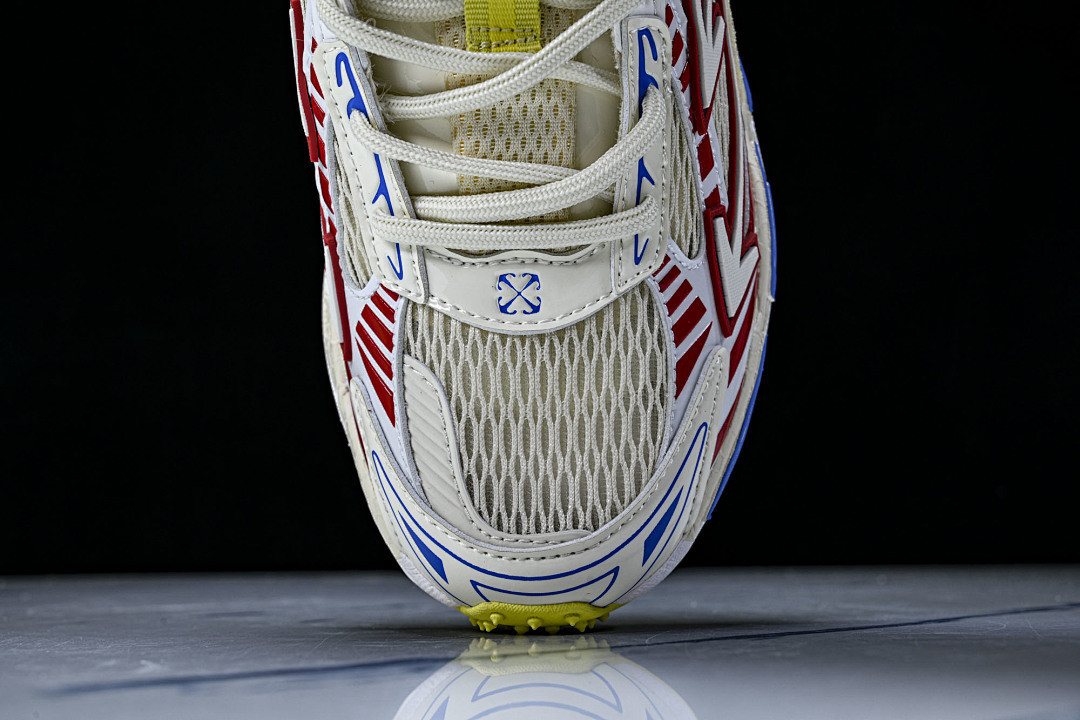 Off-White c/o Virgil Abloh