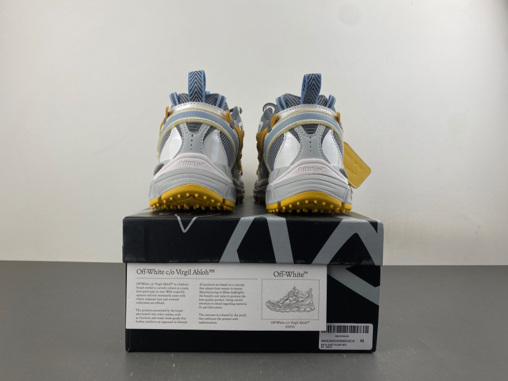 Off-White c/o Virgil Abloh