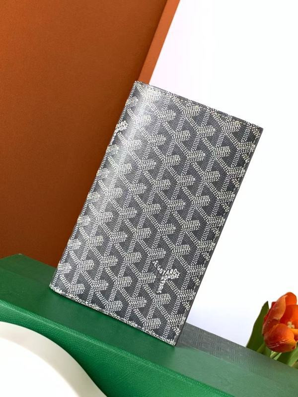 G09ard saint-roch long wallet