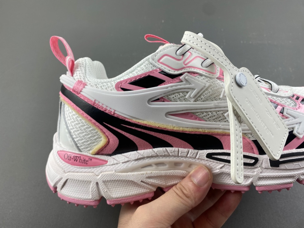 Off-White c/o Virgil Abloh